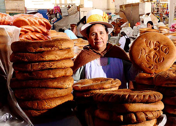 Pan chuta en Mercado de San Pedro Cusco
