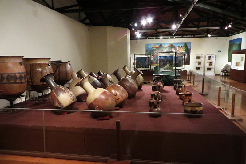 Ceramica inca en Museo Inca