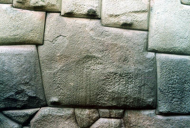 famosa piedra de los 12 angulos