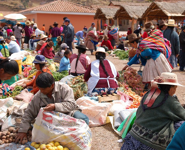 Mercado dominical en Chinchero